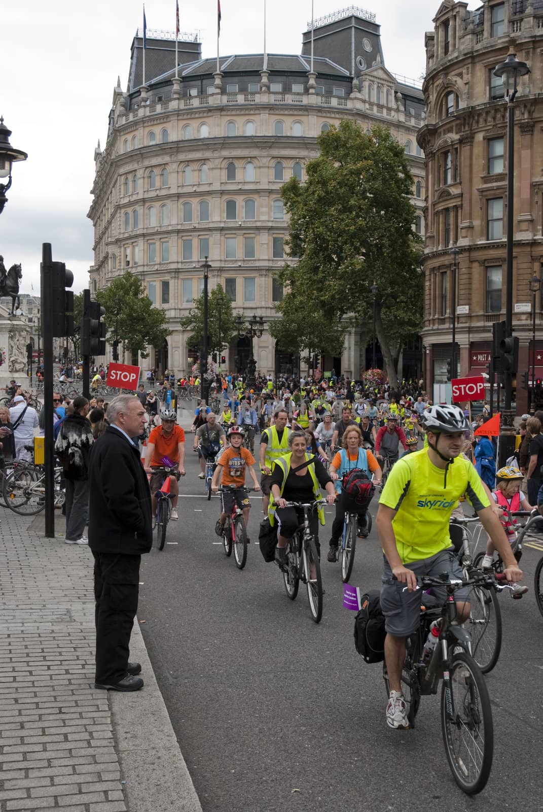 LONDON - SEPTEMBER 20TH: Participants of the third edition of the London Freewheel, rebaptized Mayor of London's Skyride, cycling through the city centre September 20th, 2009 in London, England.