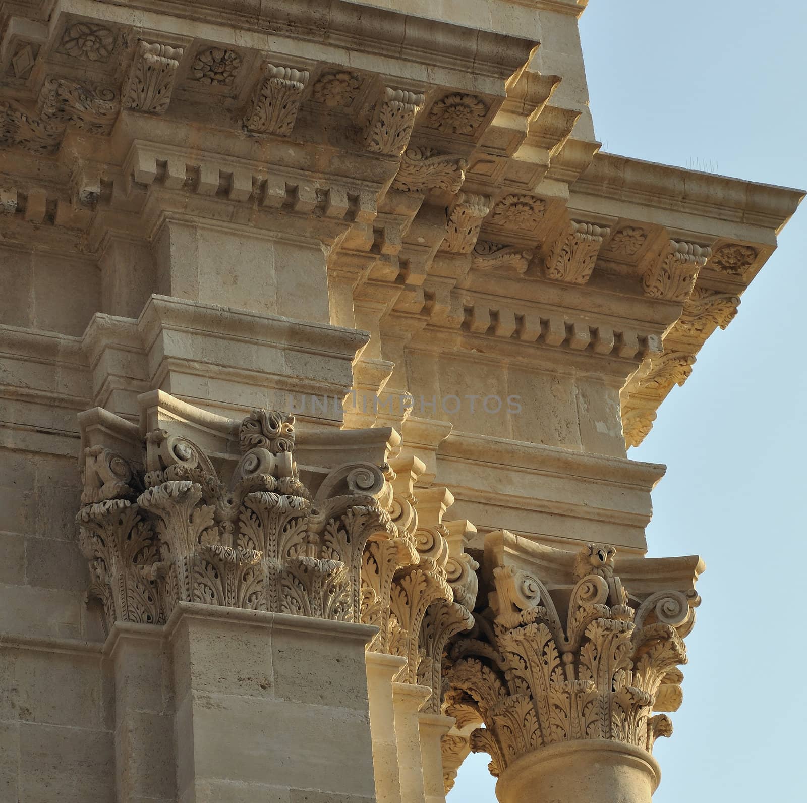 especially the colonnade and ornaments of the church's main historical center of Ortigia (SR)
