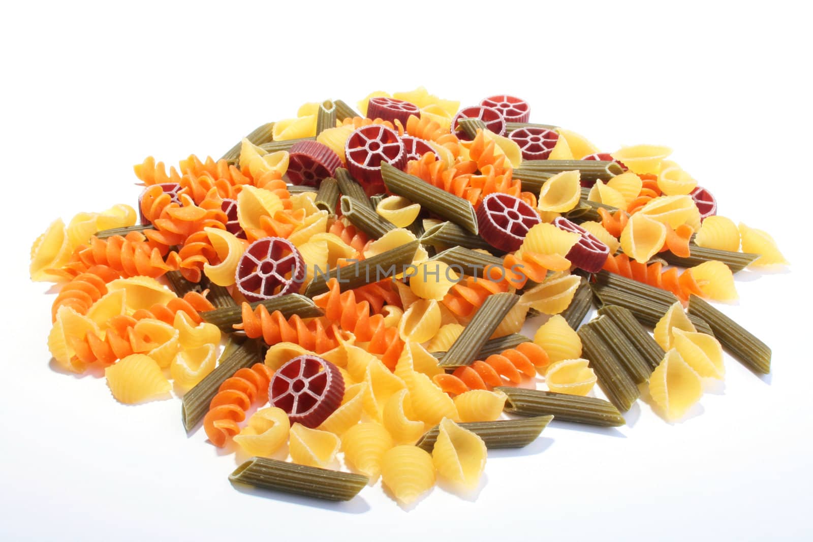 Colour vermicelli in the form of cockleshells, wheels and tubules.