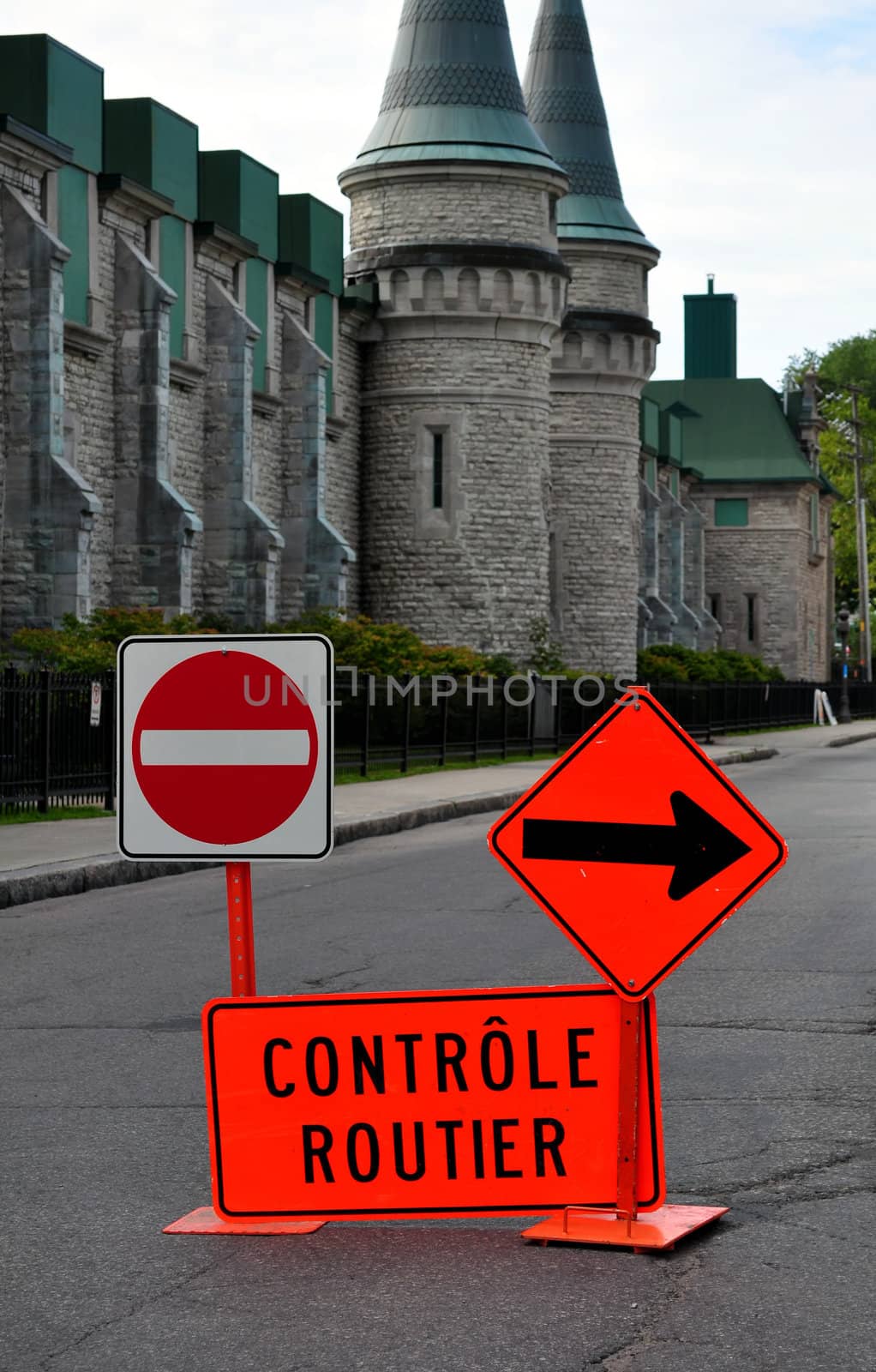 Traffic signs in French: road control, do not enter, detour. Quebec City. 