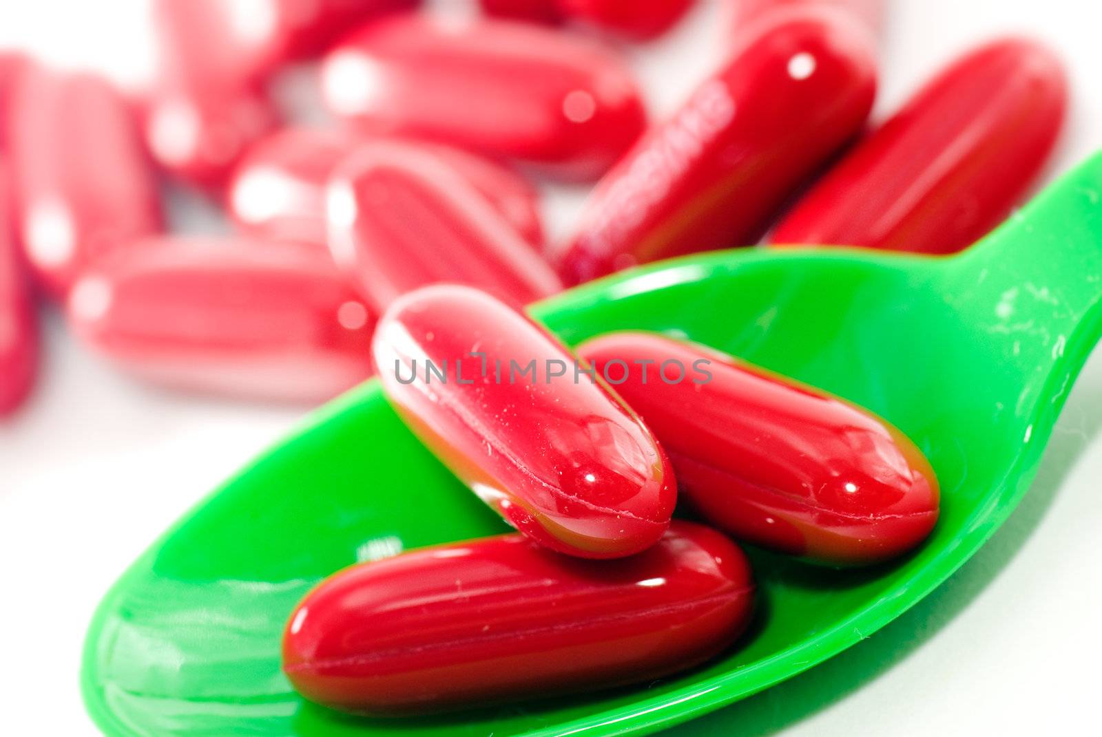 Here are a tablespoon pills that everyone need for everyday.