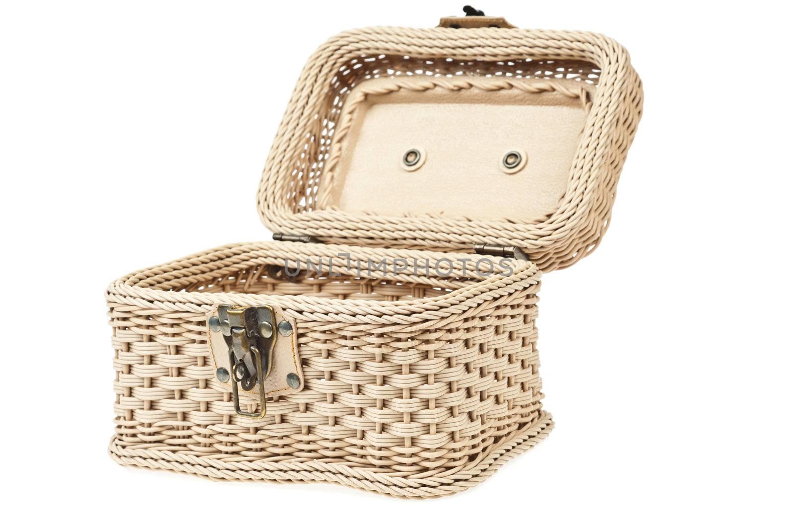 Basket, plastic wicker with protector