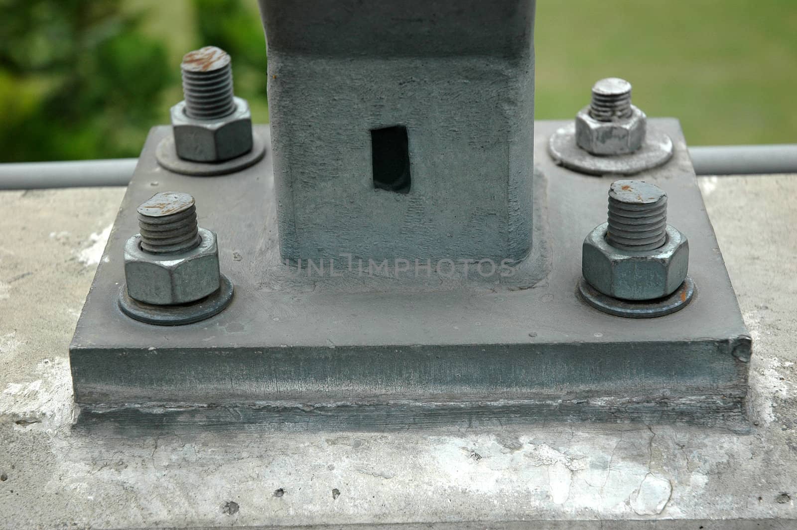 screw that used on construction and many heavy industries