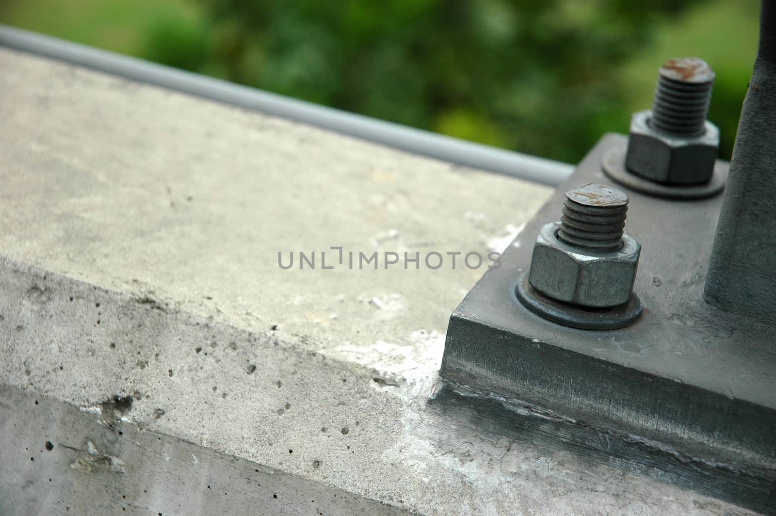screw that used on construction and many heavy industries