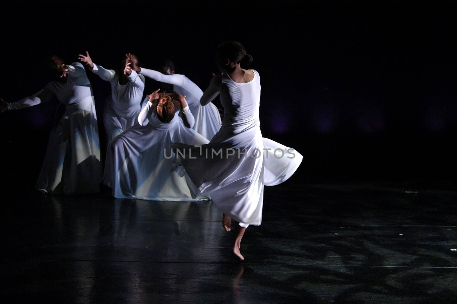 Modern Dance performance 1 by isaiahlove