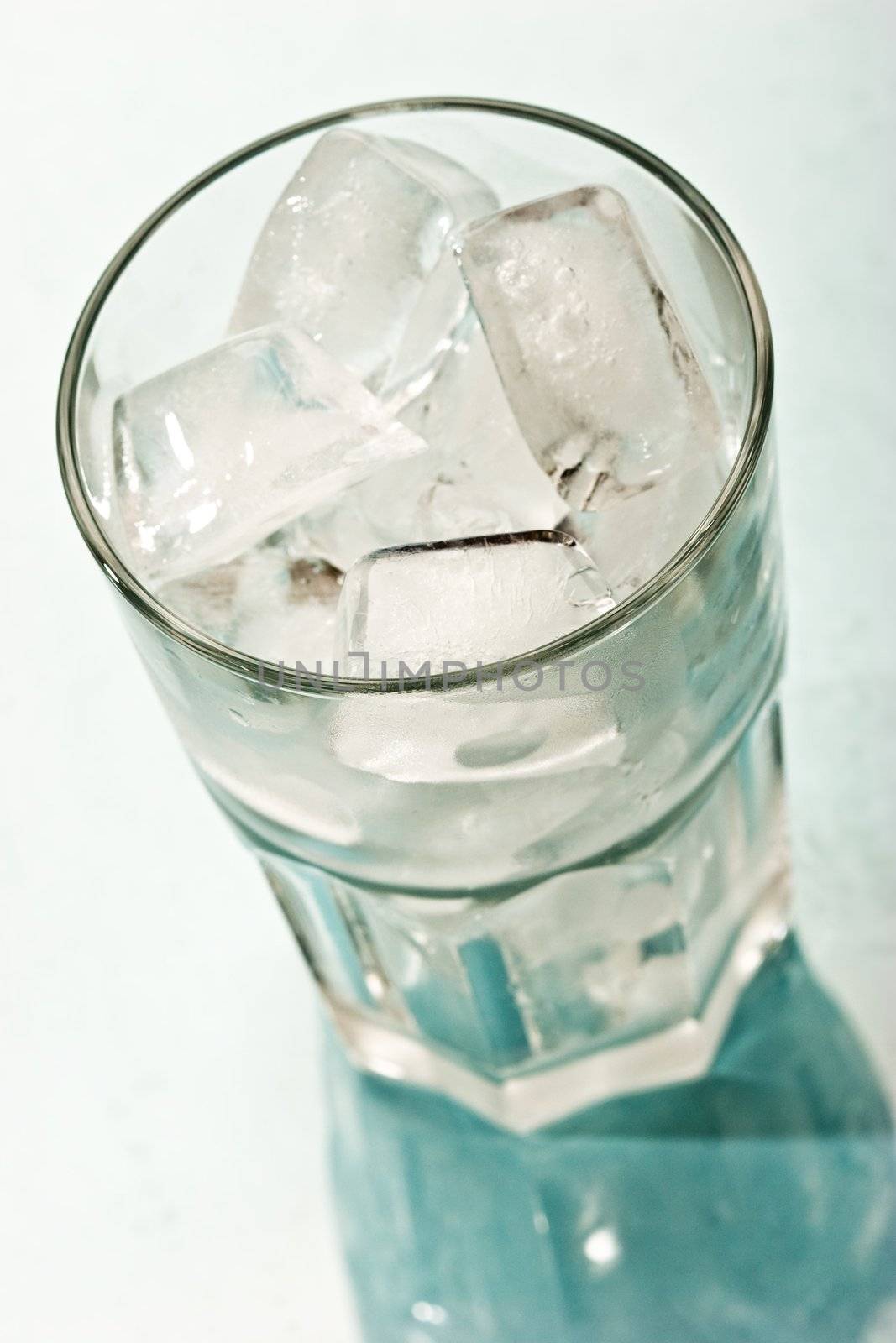 drink series: Ice in the glass for cocktail