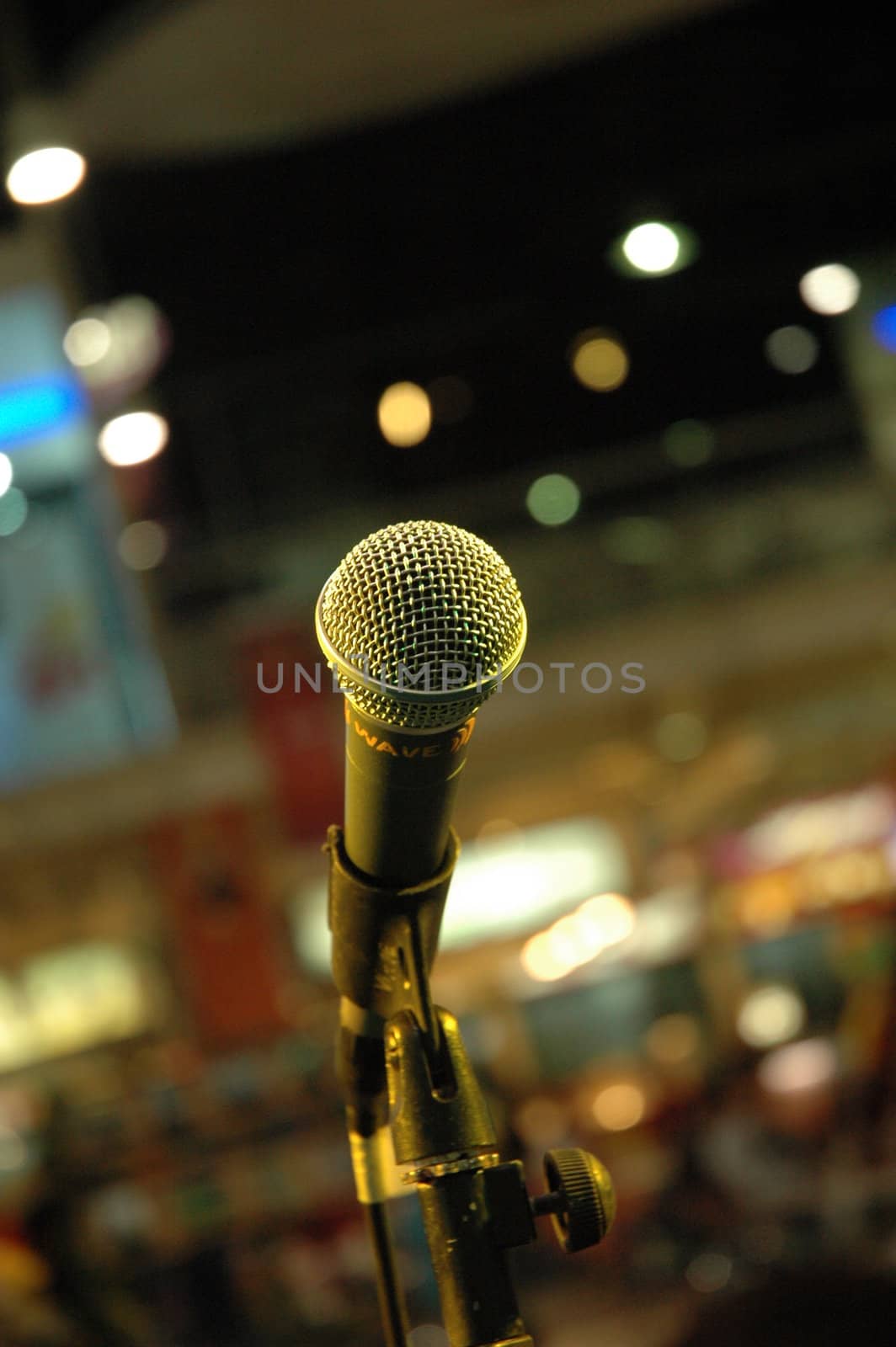 mic on stage  by bluemarine