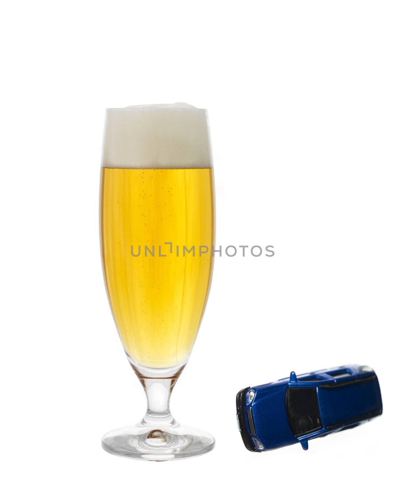 glass of beer and a car by gemenacom