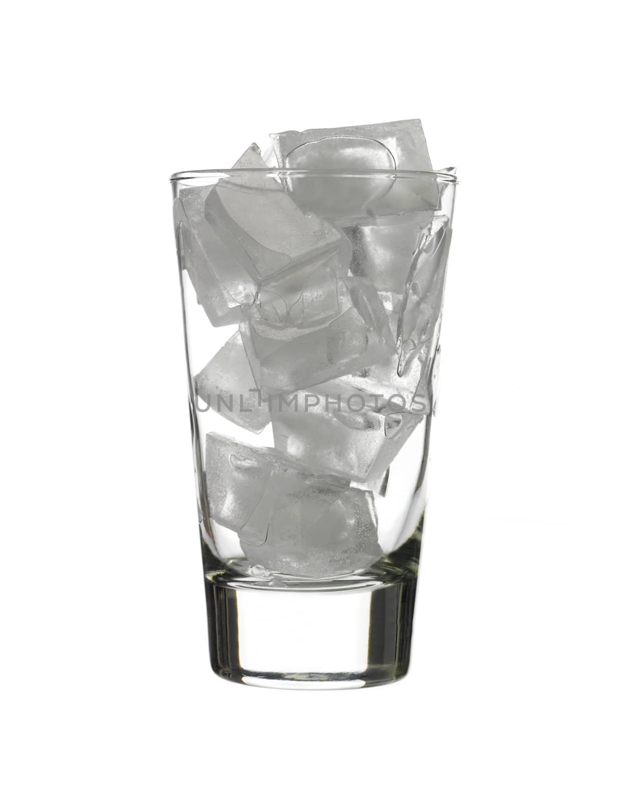 glass of ice by gemenacom