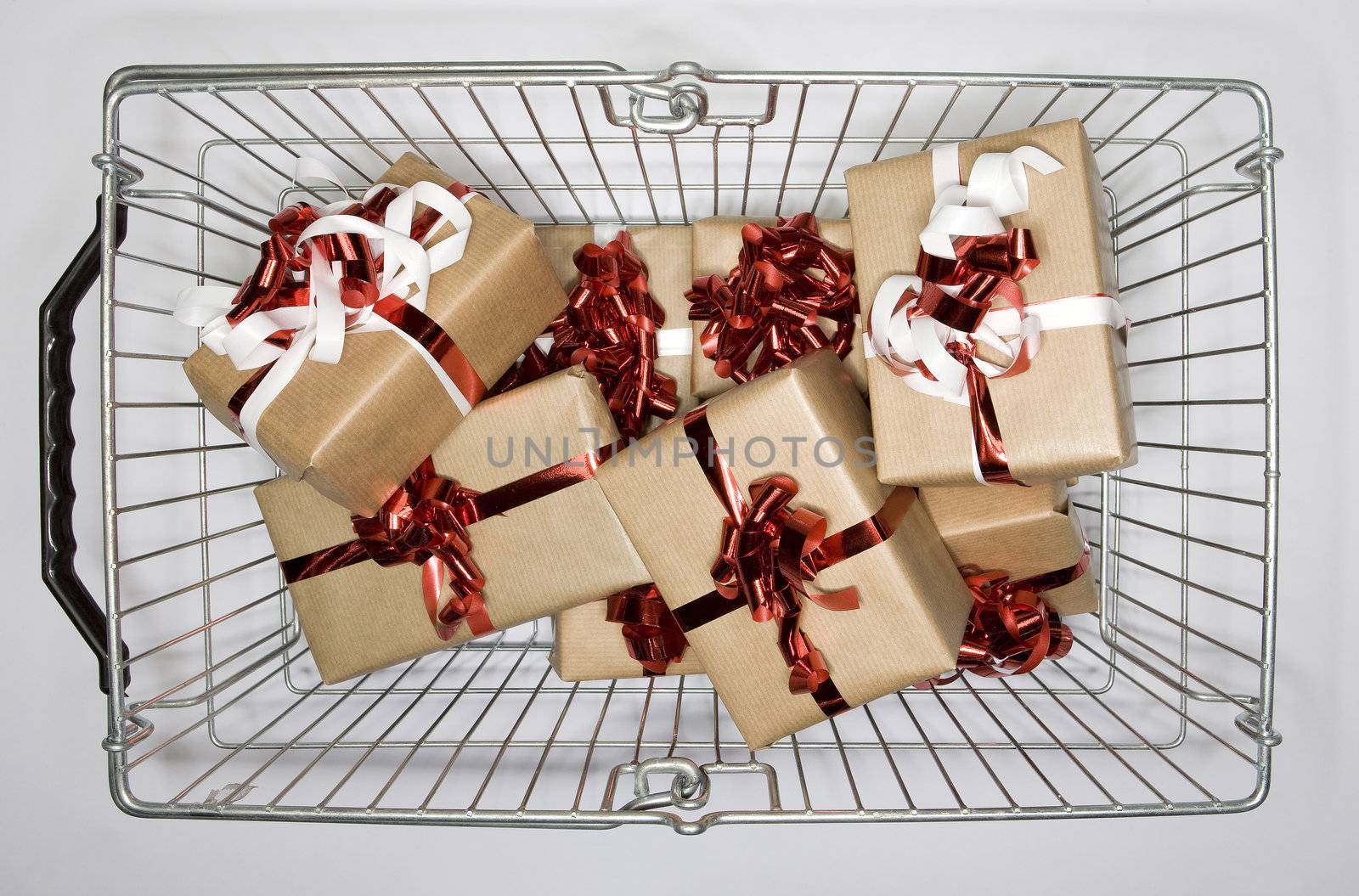 Basket with christmas presents by gemenacom