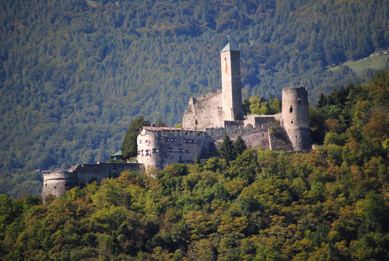 Ausugum Castle by Nemo1981