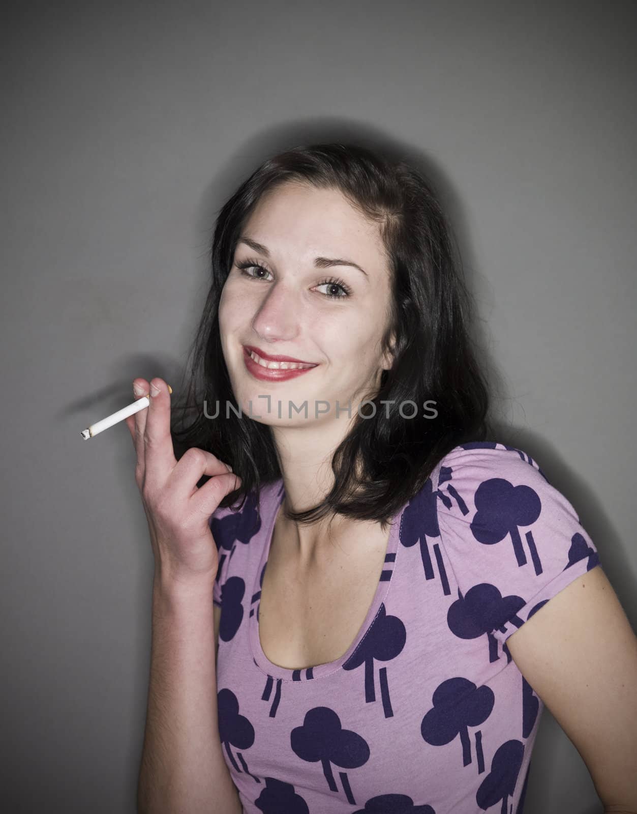 Woman with a cigarette by gemenacom