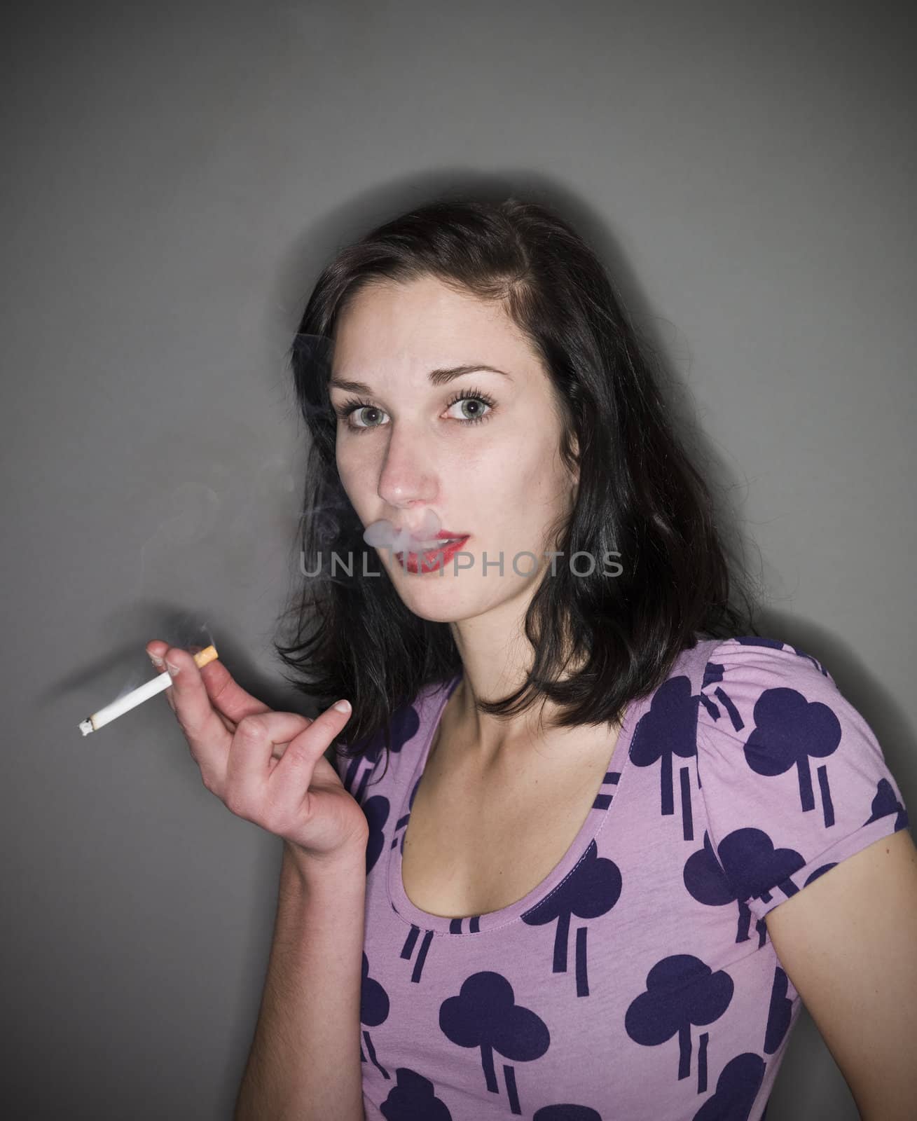 Smoking woman by gemenacom