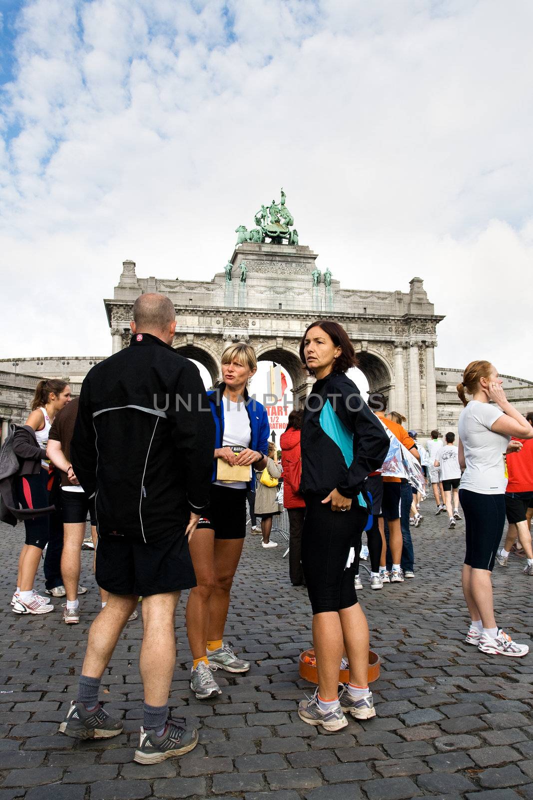 BRUSSELS - OCTOBER 4: Participants of Brussels half marathon waiting for start at Triumphal arch. October 5, 2009, Belgium, Brussels