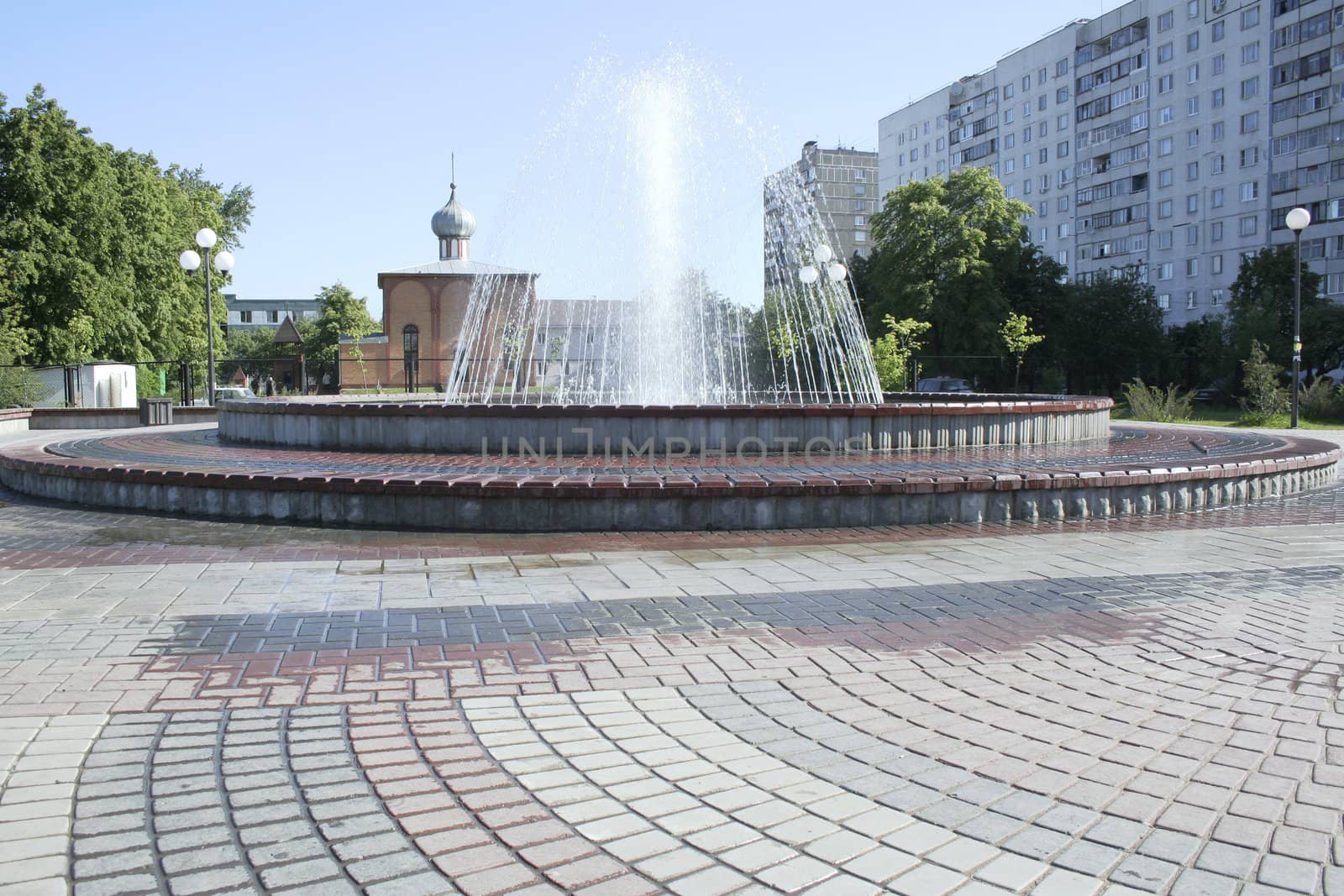 city fountain by tsvgloom