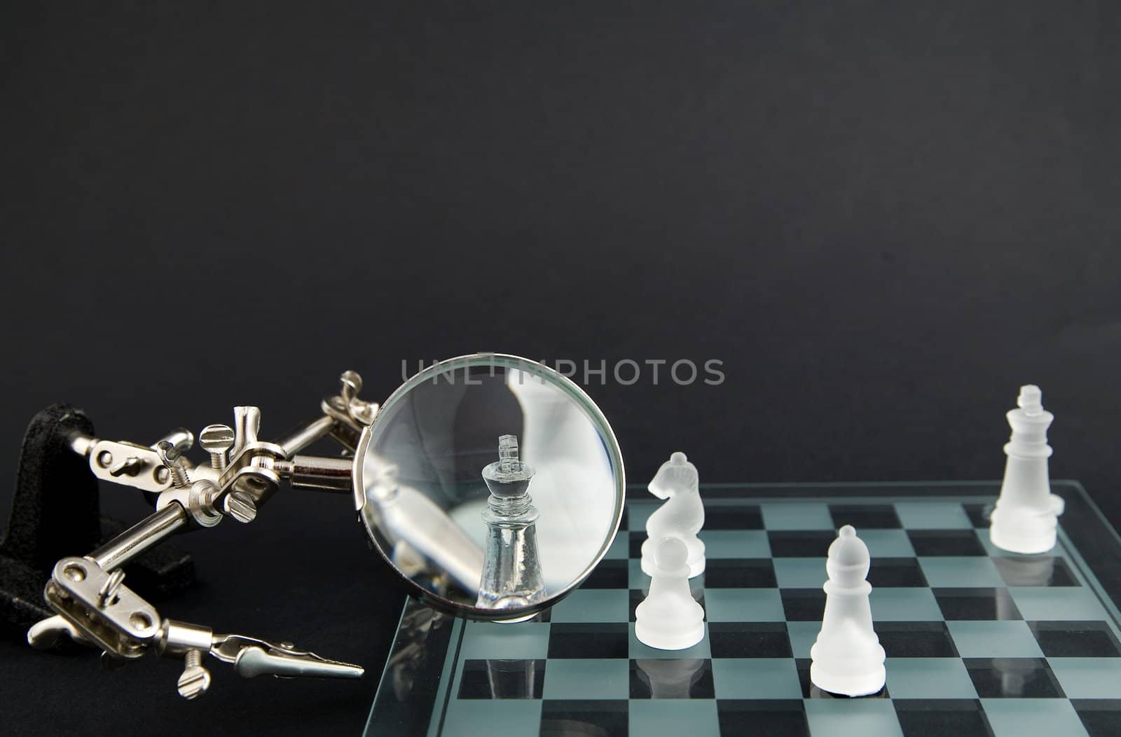 smoky glass chess and "third hand" as a player