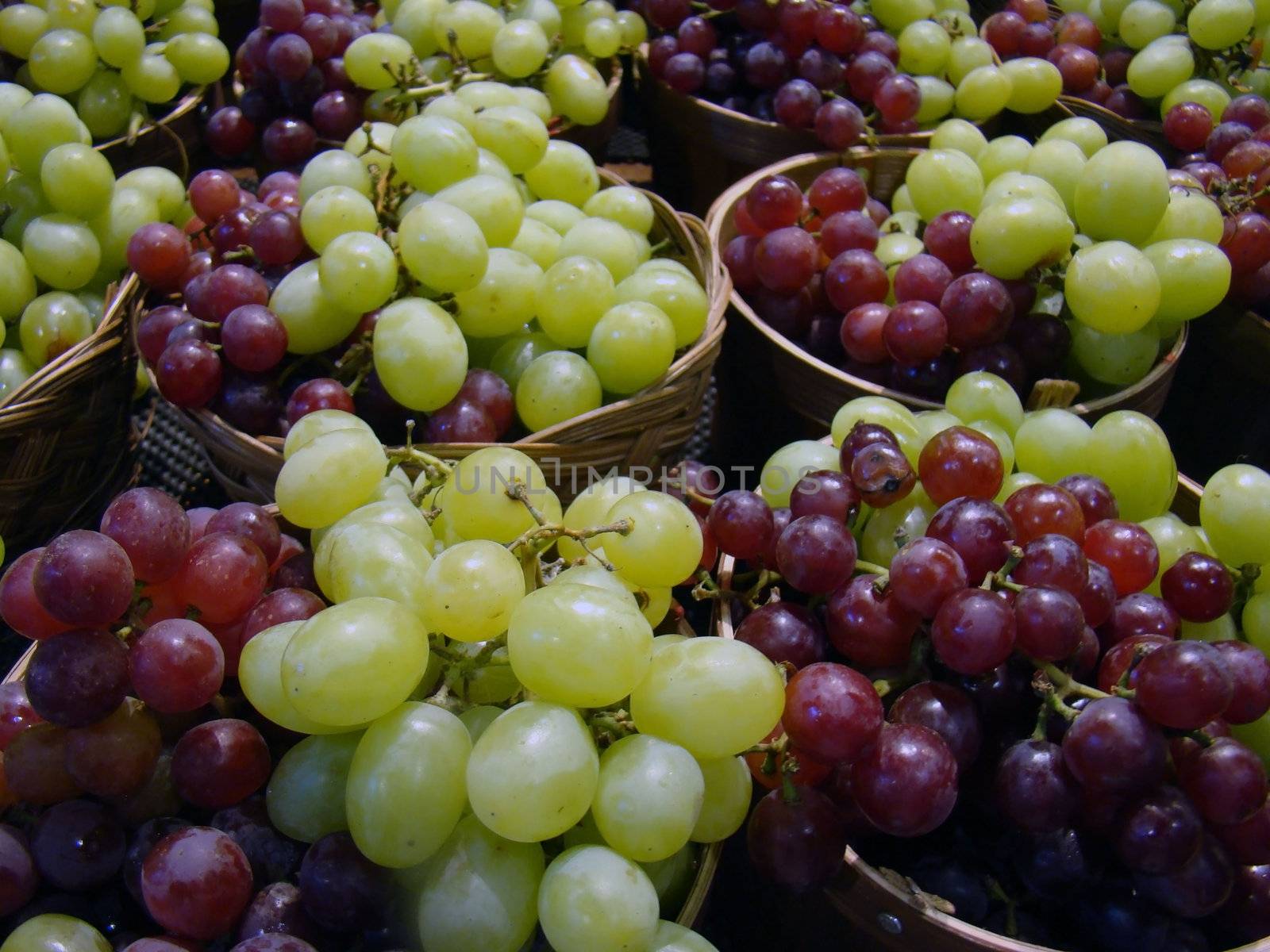 fresh fromthe market green and red grapes