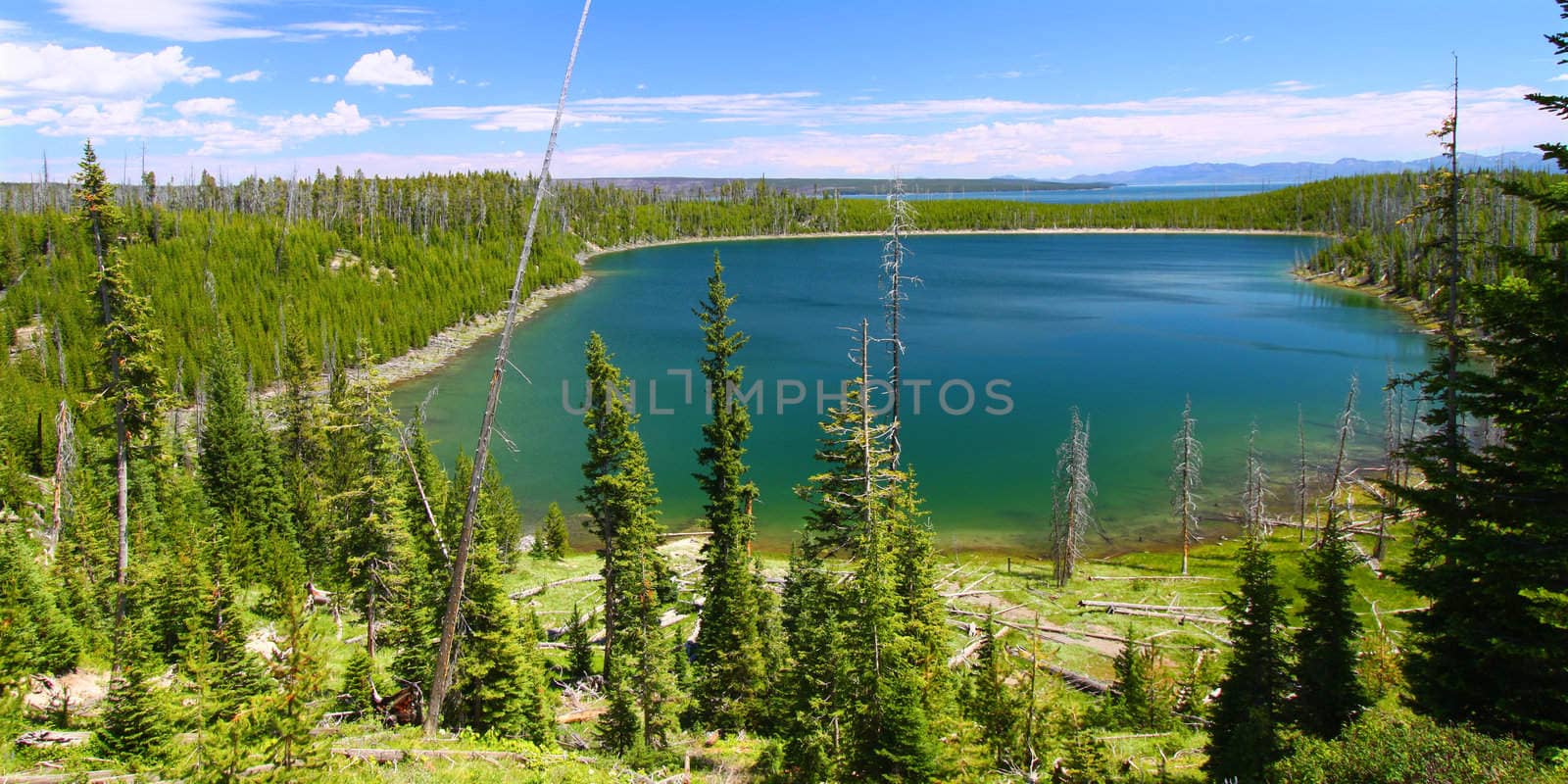 Duck Lake - Yellowstone NP by Wirepec