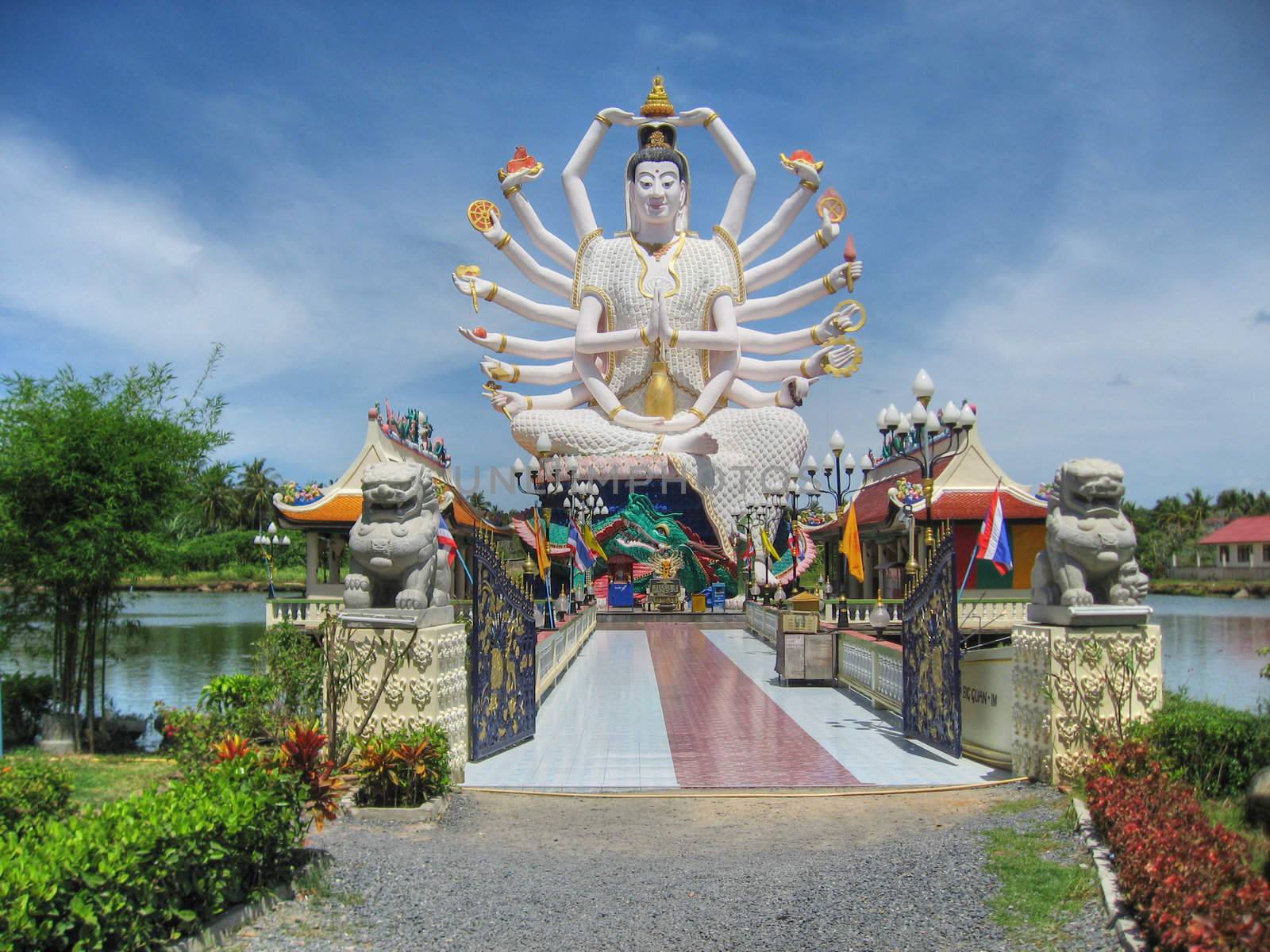 Temple in Koh-Samui, Thailand, August 2007 by jovannig