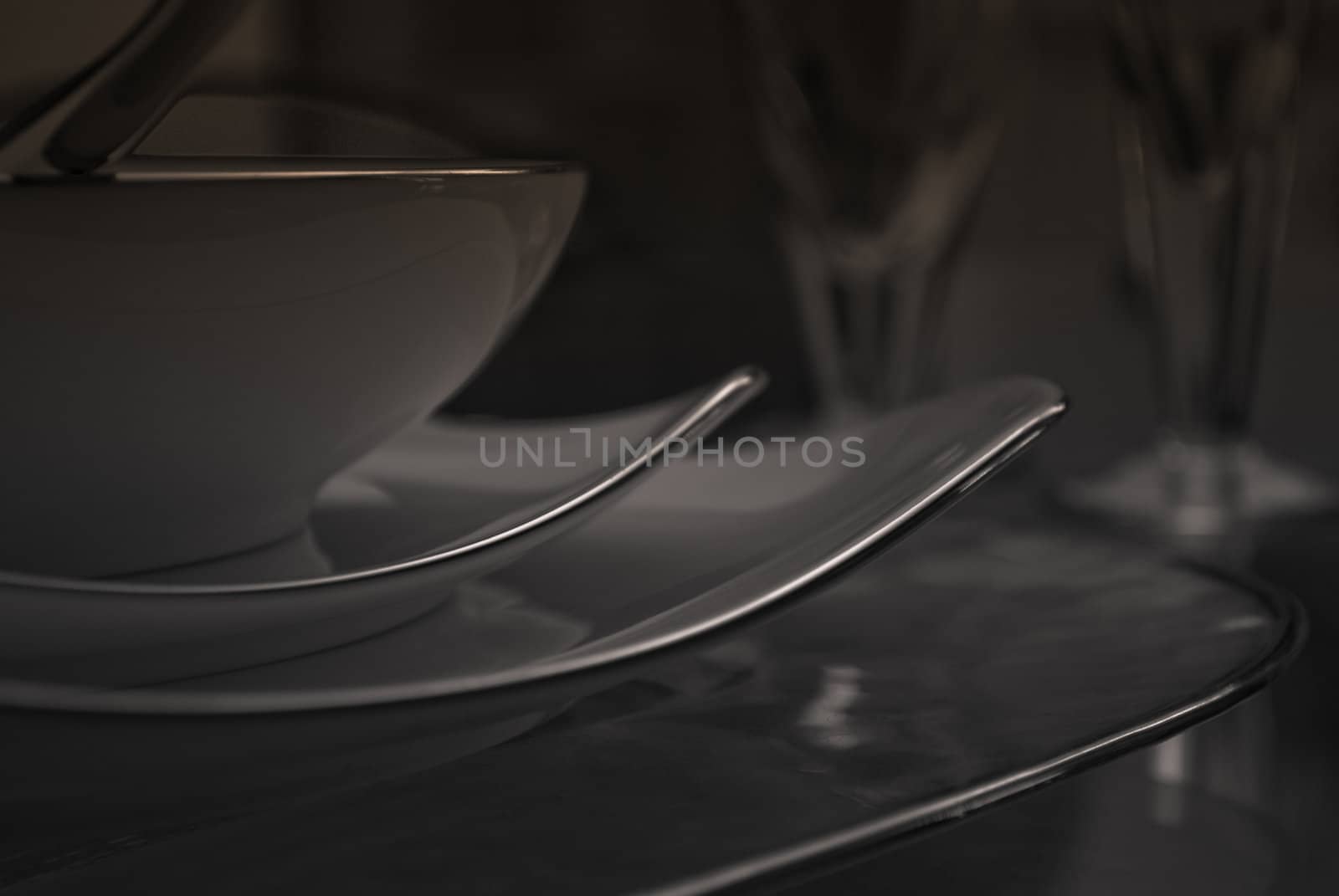 modern set of dishes by geko103