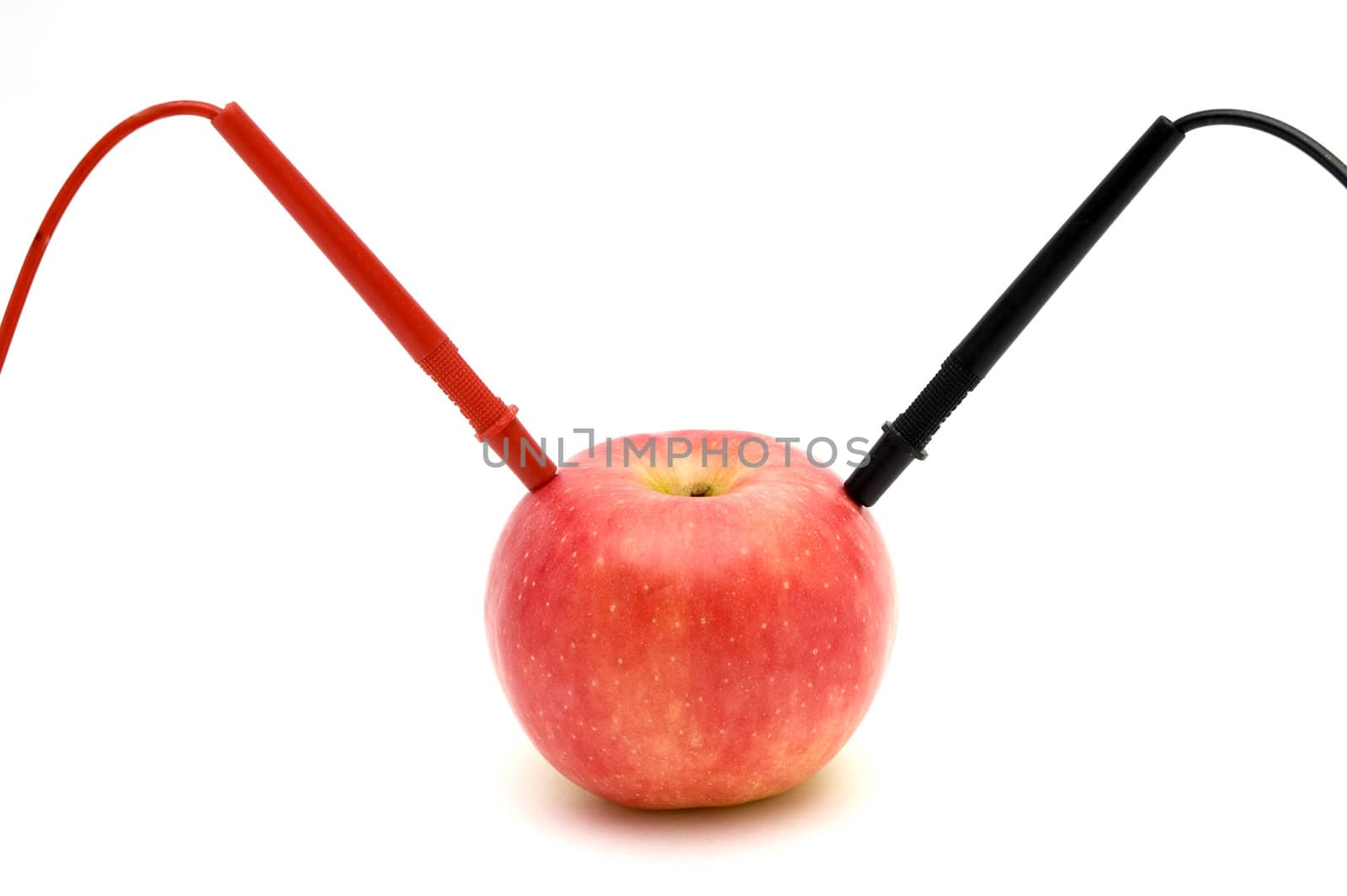 Measuring the energy of red apple, connected to gauge