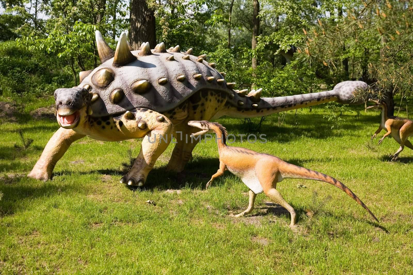 Jurassic park - set of dinosaurs - fight between Euoplocephalus tutus and Troodon formosus