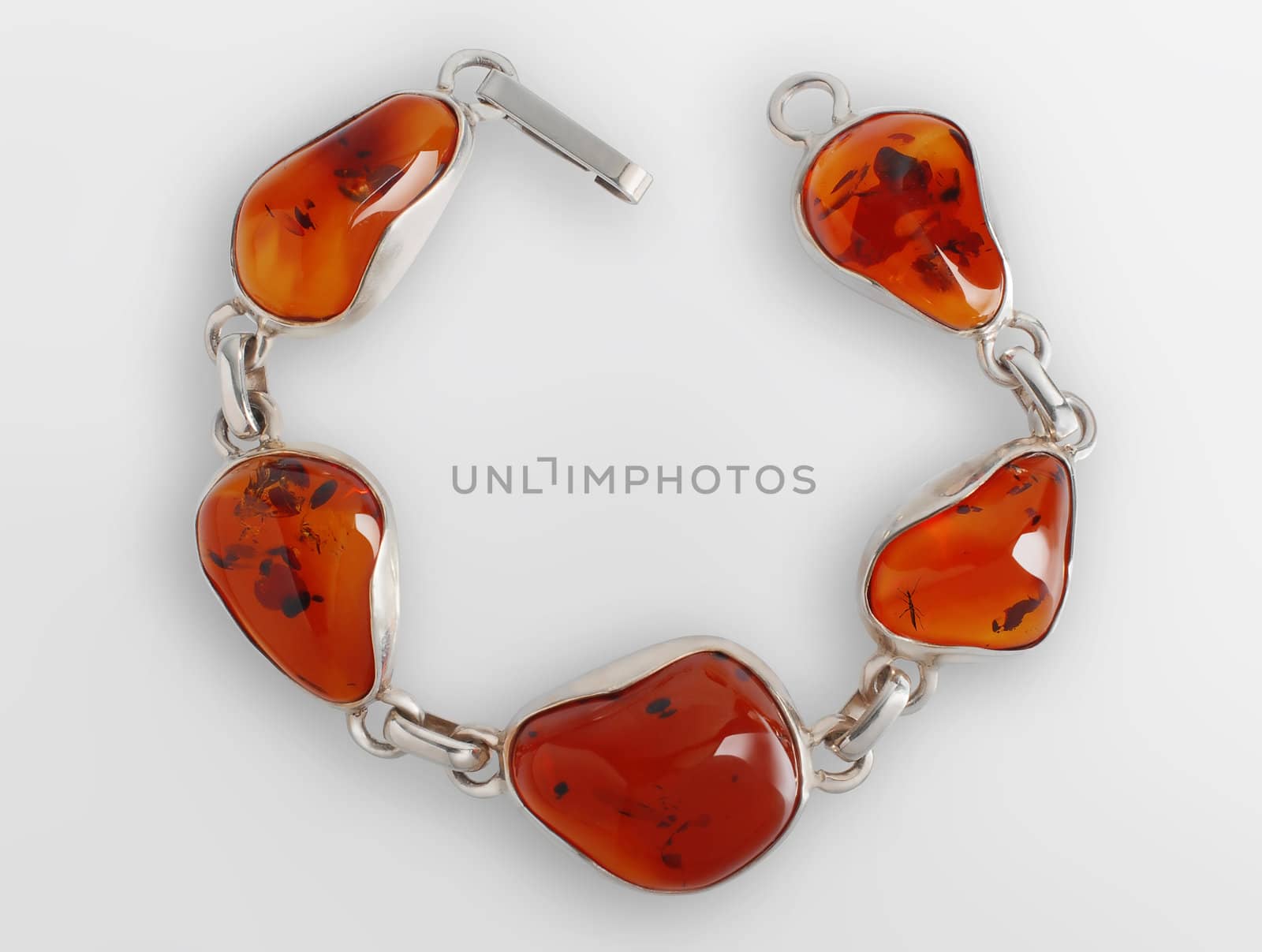 Bracelet with amber by Vectorex