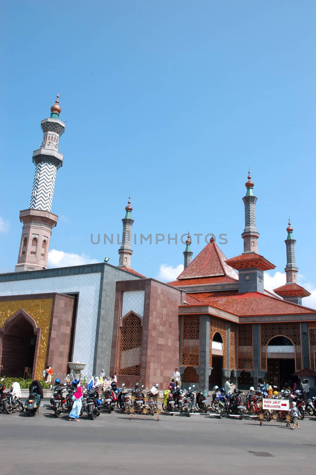 masjid that build with arabic decorative style