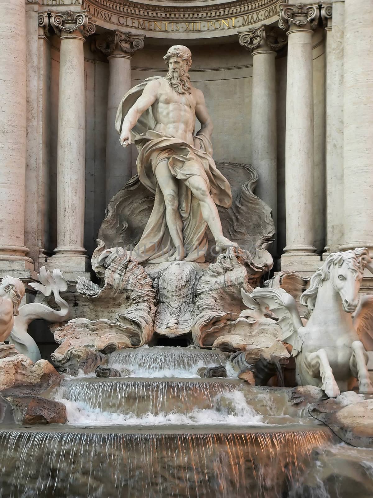 trevi's fountai in rome