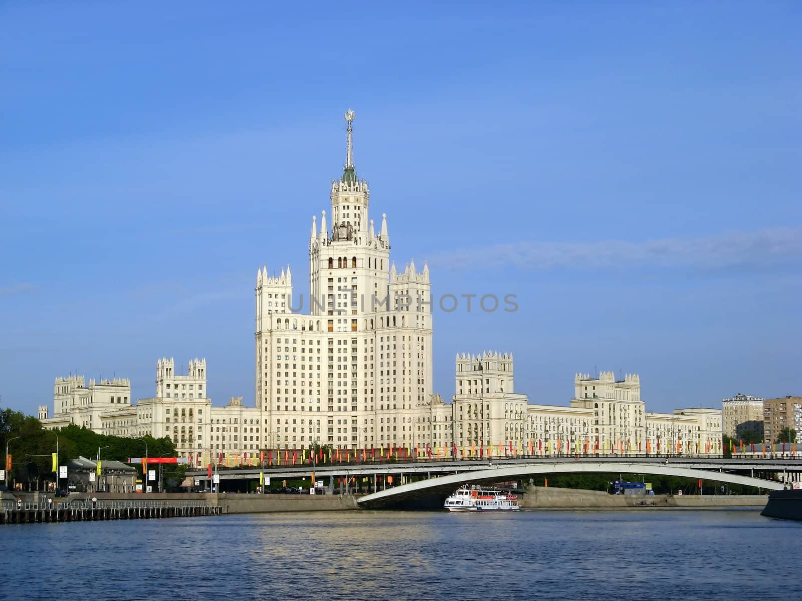 Stalin's Empire style building by swisshippo