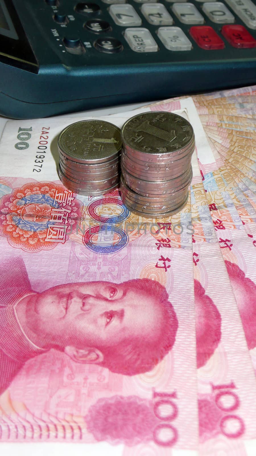 currency，money，renminbi，bill，chinese，yuan，cash，china，wealth，RMB，change，financial，hundred，Monetary，coin，calculator，