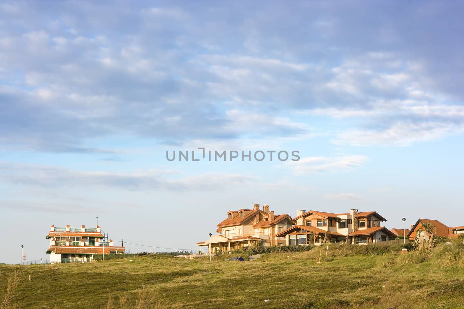 image of a hollyday house in the leand with a blue sky