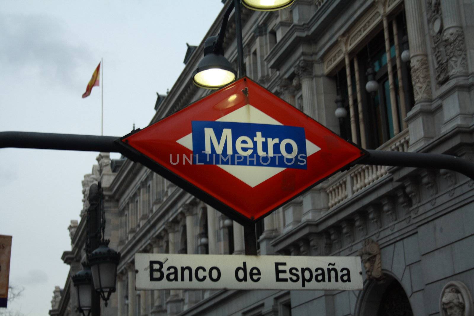 Bank of Spain Station by toneteam