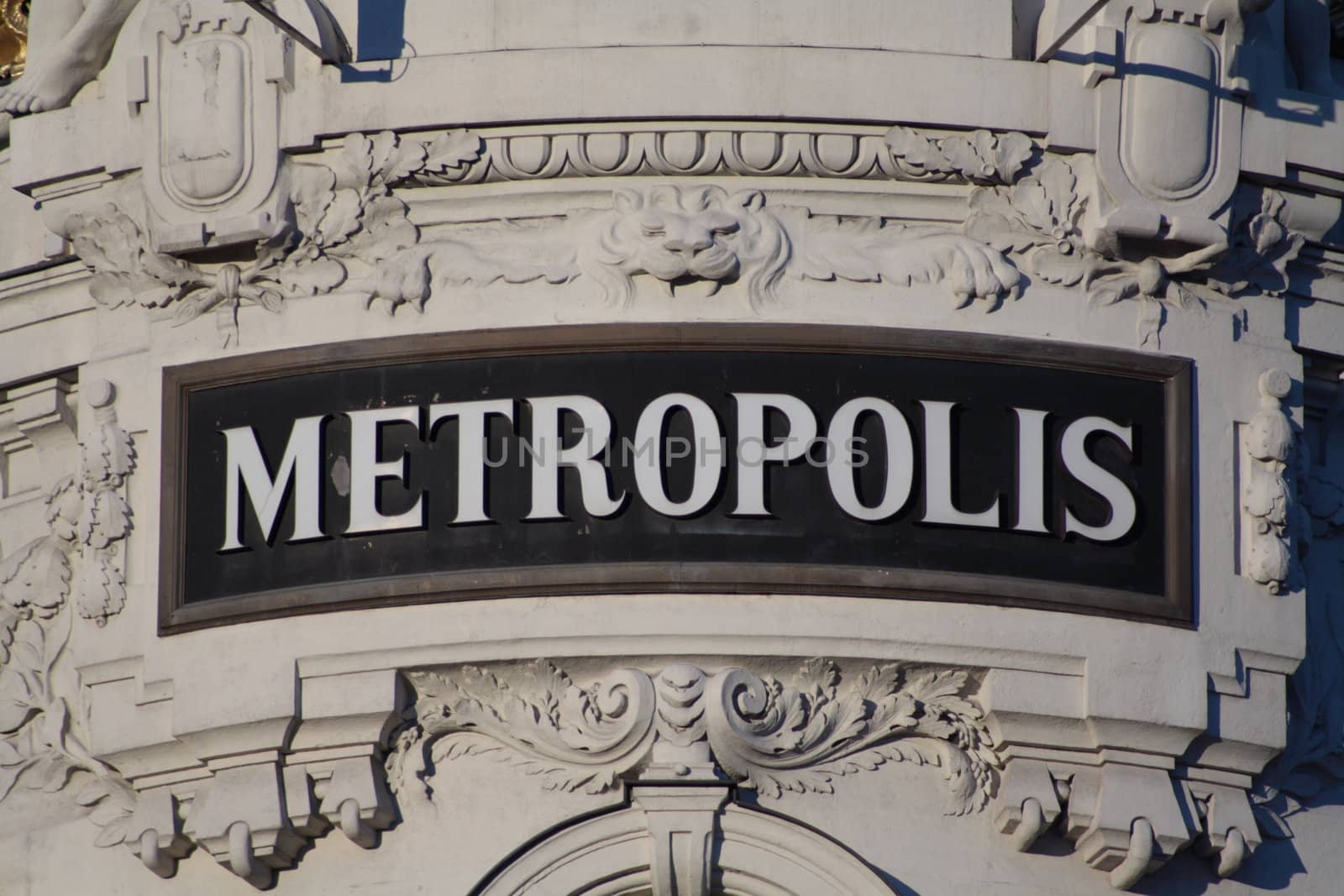 The notice on the Metropolis Building in Alcala and Gran Vía Junction in Madrid.