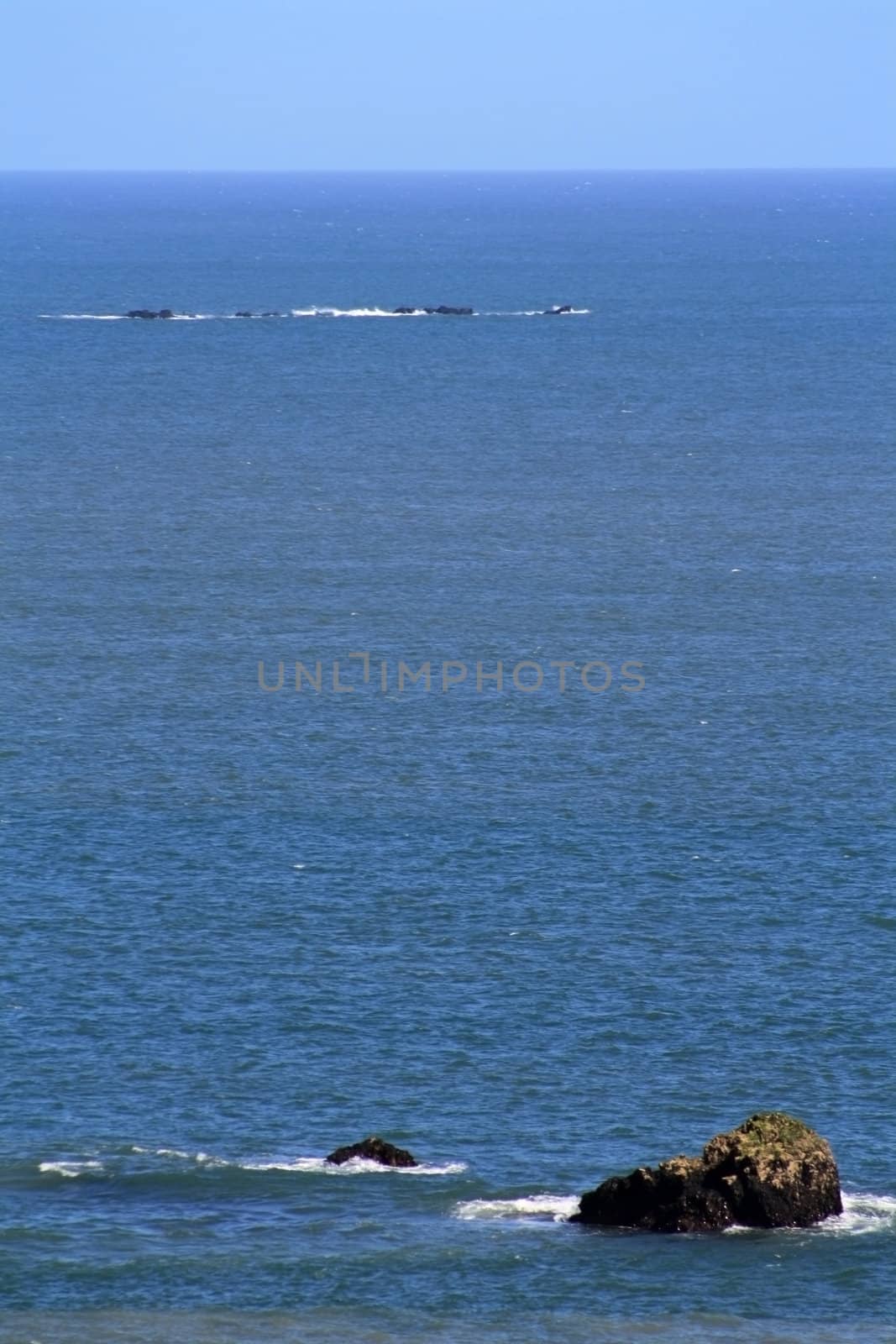 Rocks on the sea by toneteam