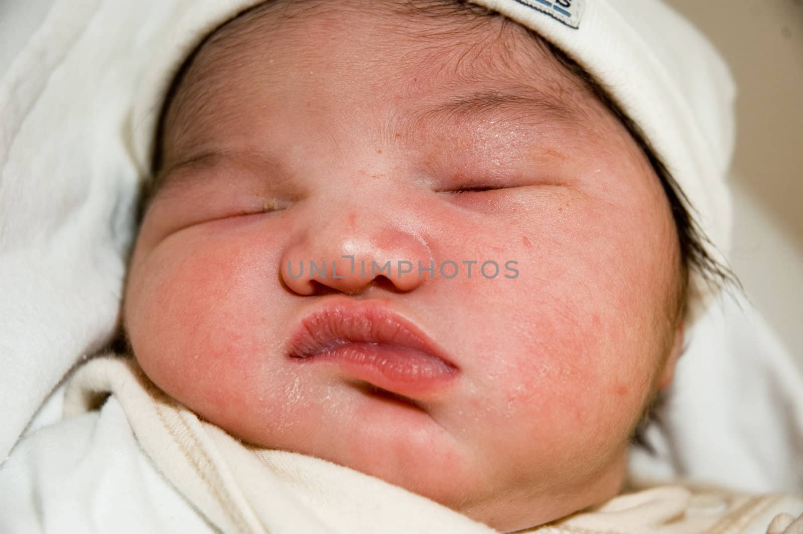 portrait of a new born baby by ladyminnie