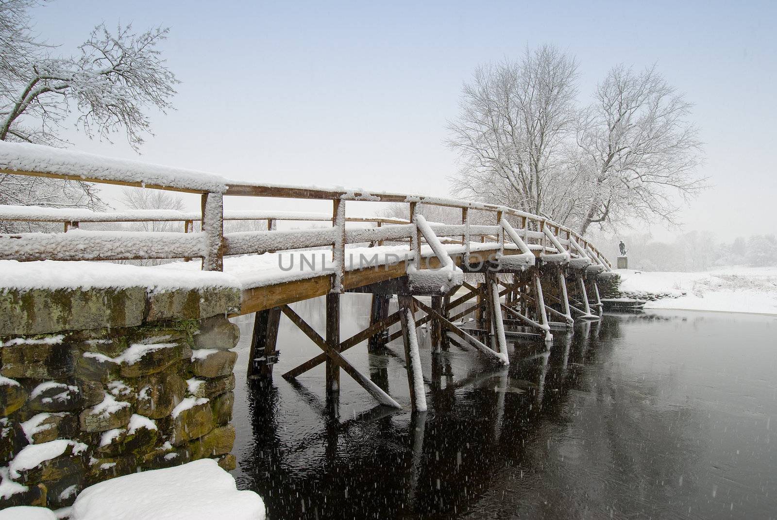 Old north bridge in winter by f/2sumicron