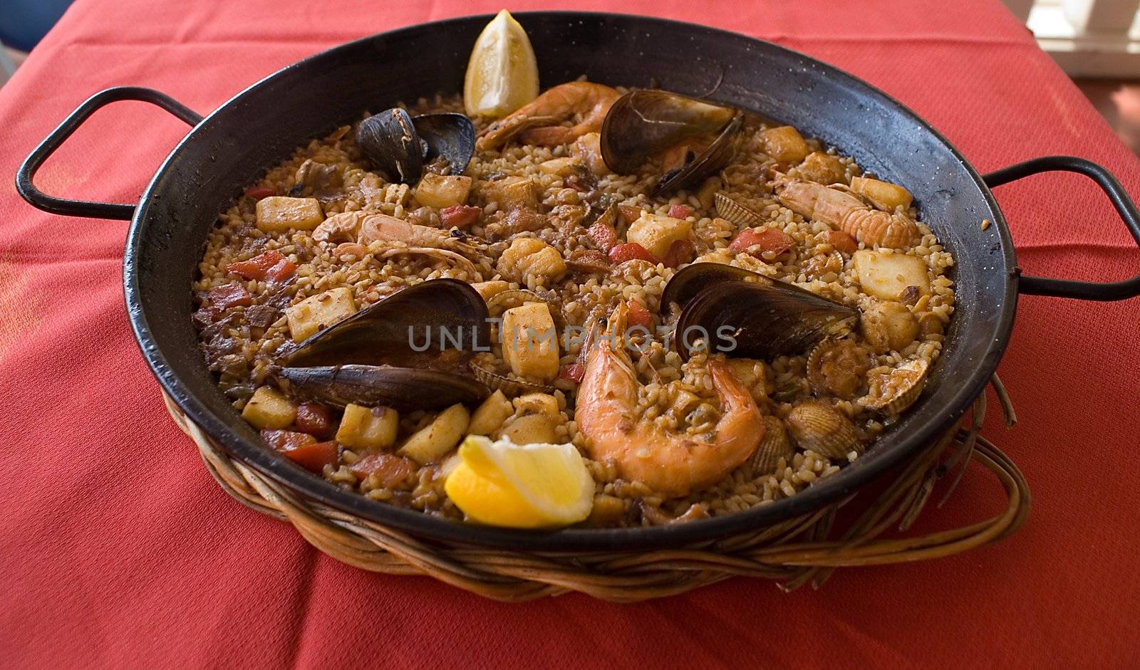 paella spanish food