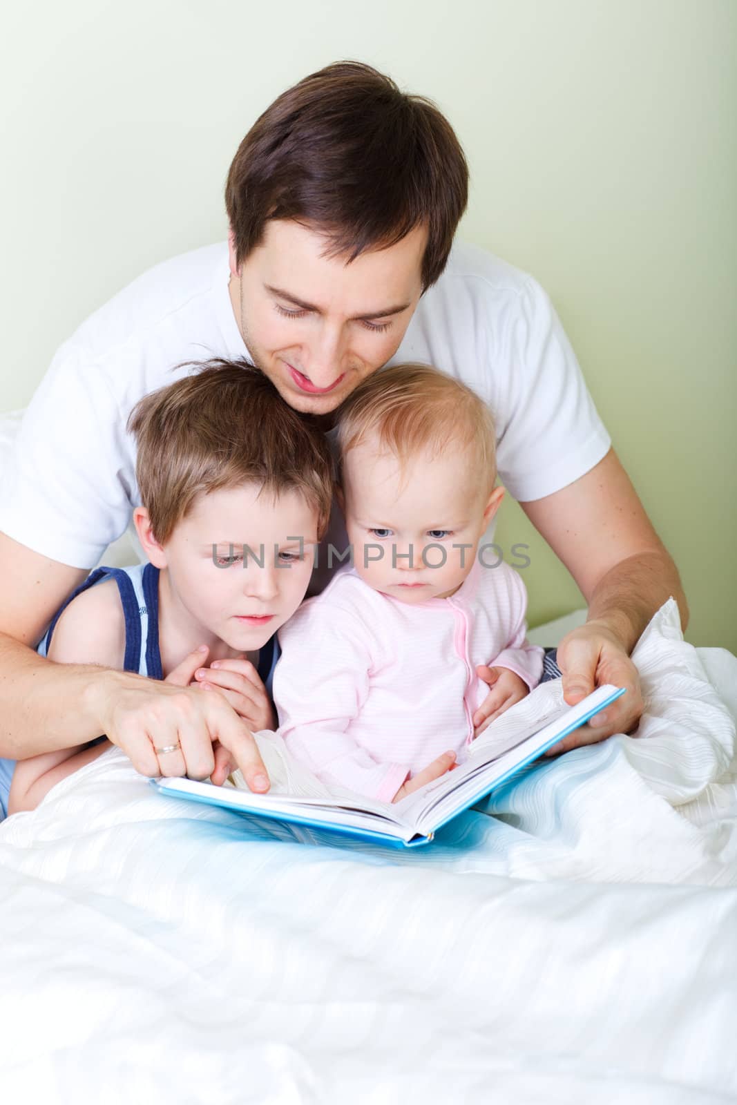 Family reading by shalamov