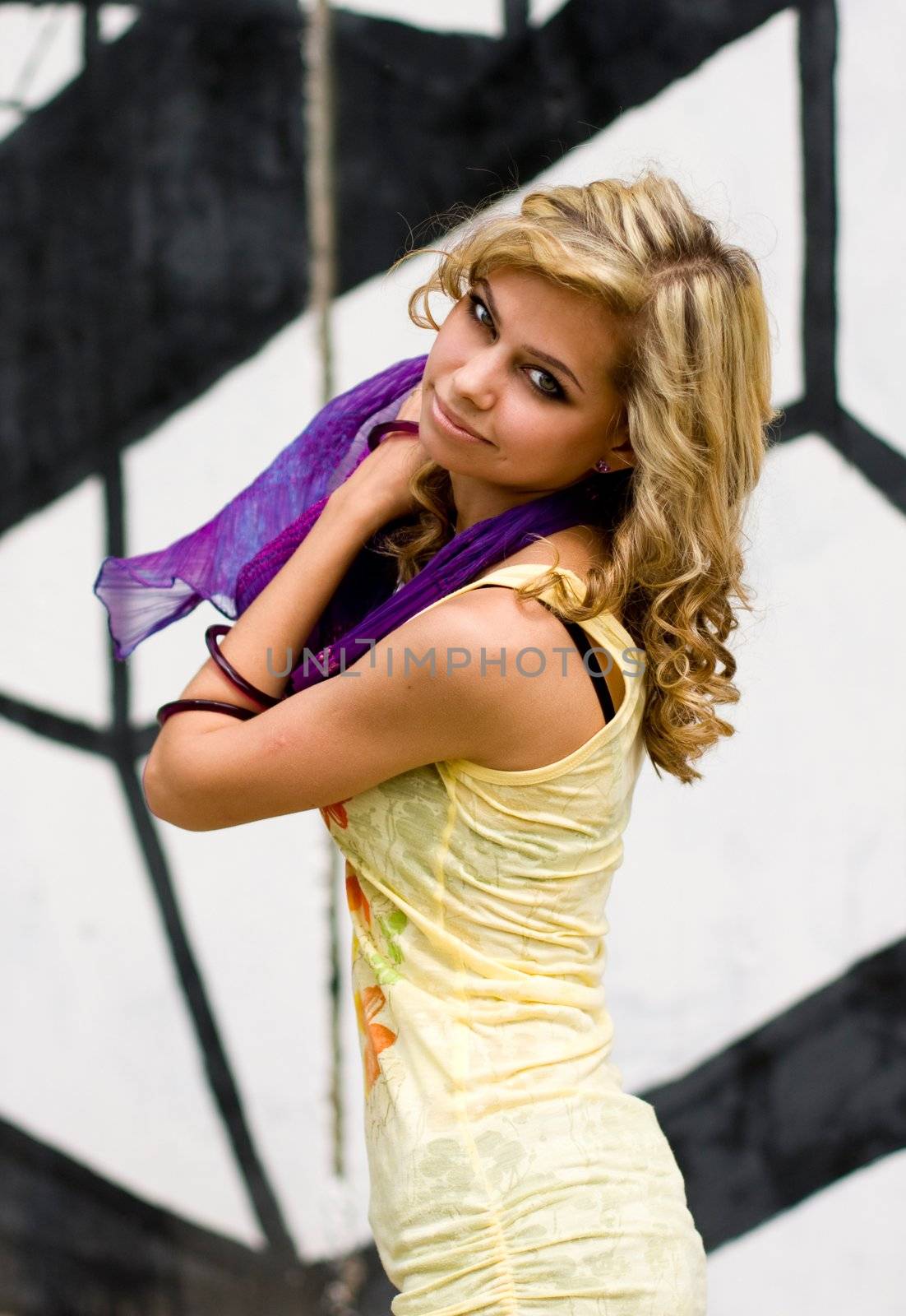 Lovely blond model by ardni