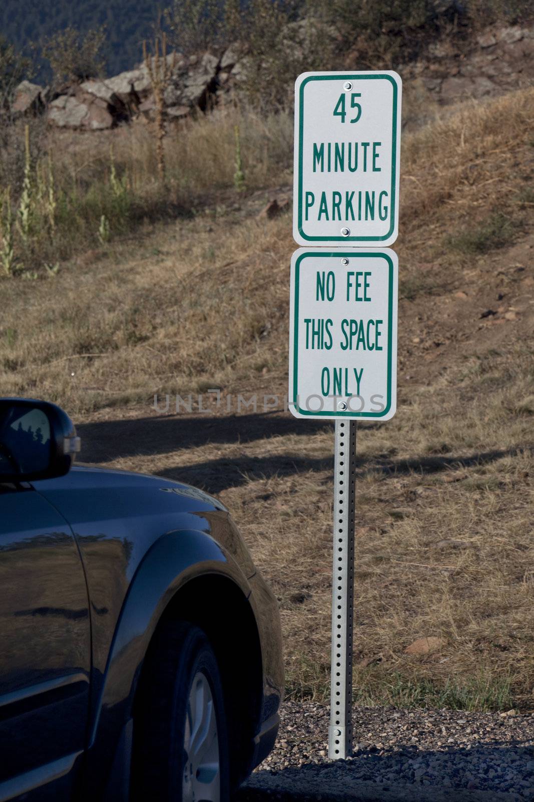 short term free parking in mountain park by PixelsAway
