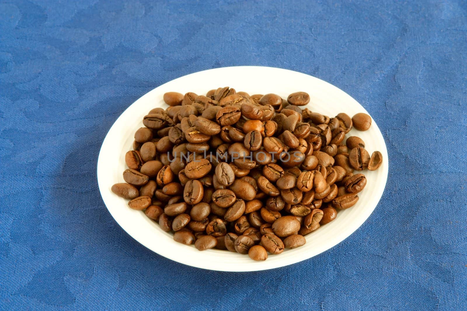 Coffee beans in white plate