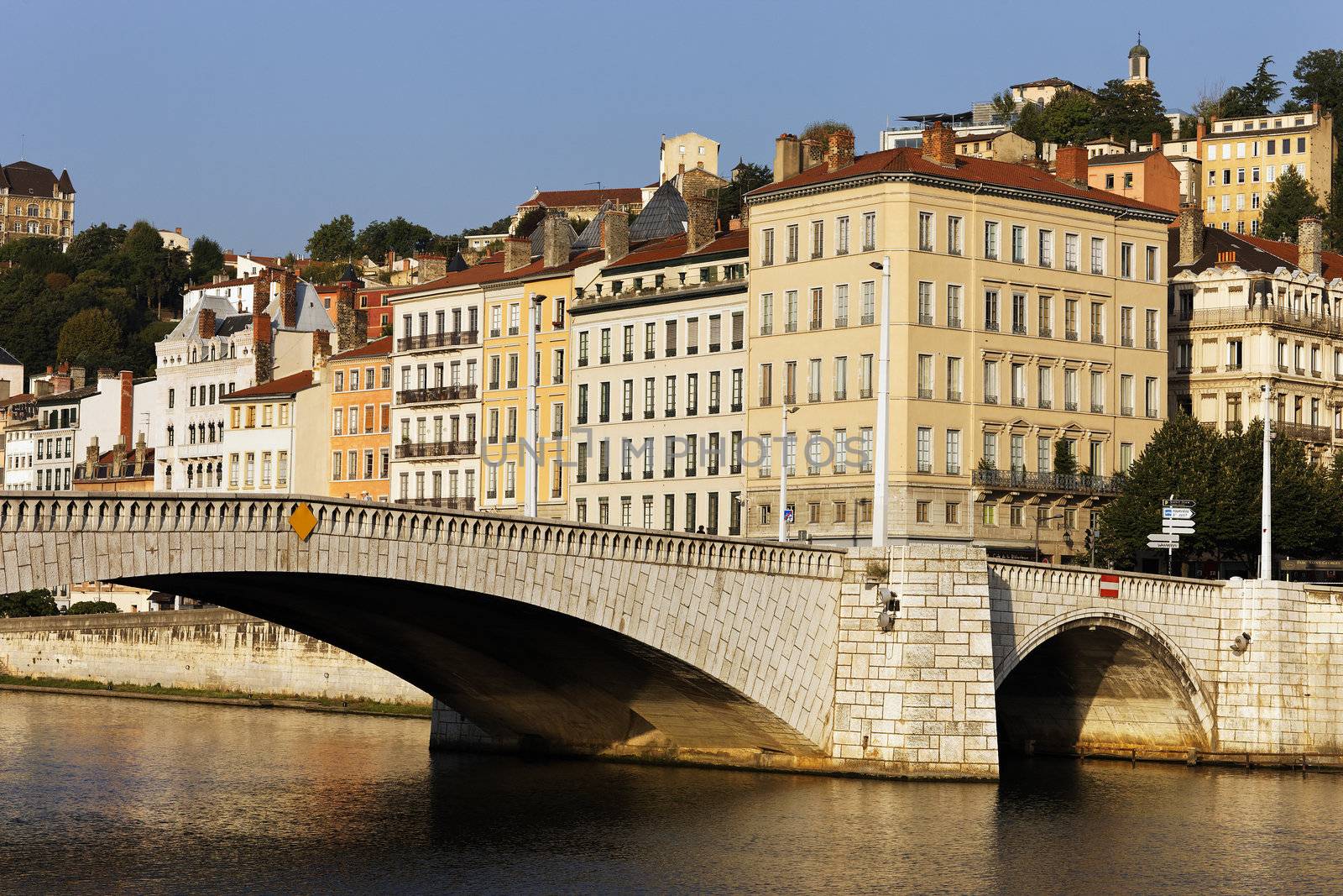 Lyon bridge by vwalakte