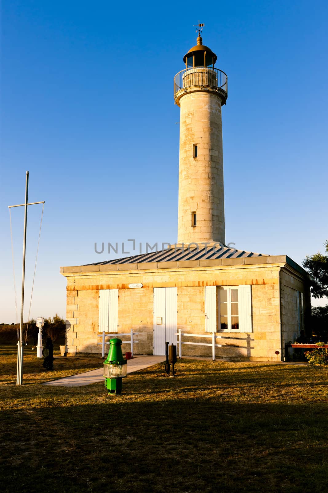 Richard Lighthouse, Gironde Department, Aquitaine, France by phbcz