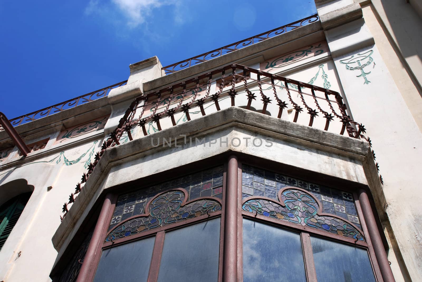 photos of architectural details in the city