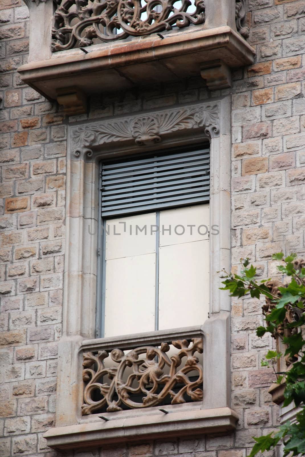 photos of architectural details in the city