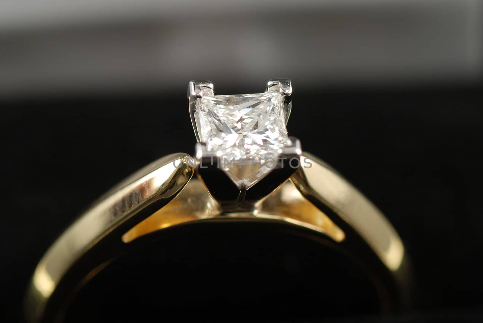 stock picture of a engagement ring with a diamond