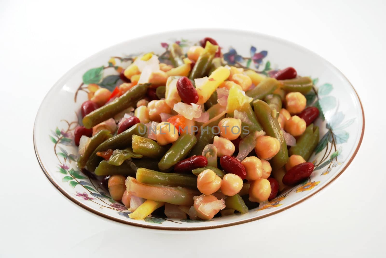 stock picture of a bean and vegetable salad