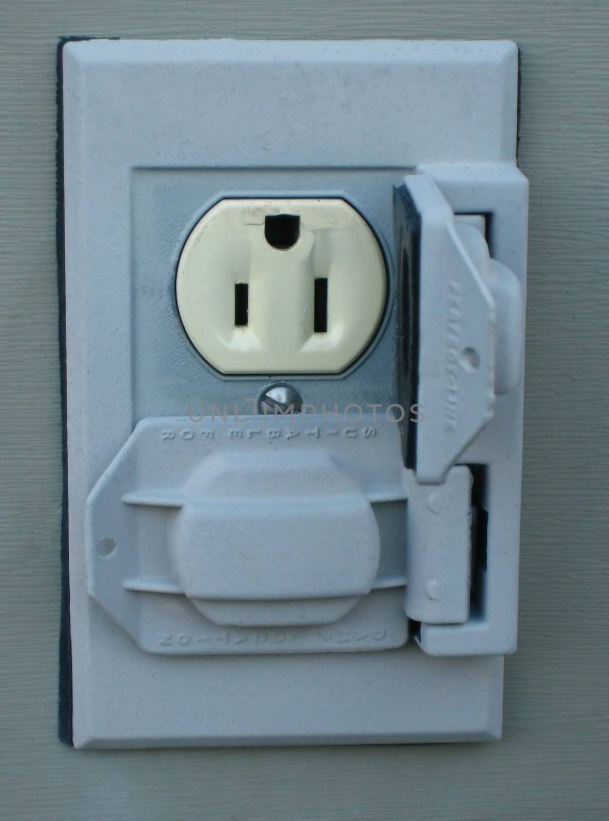 Electrical outlet by albln