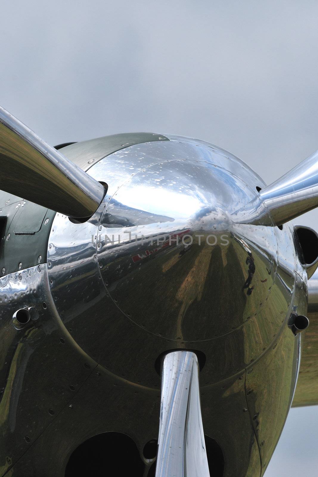 Silver propellor by pauws99